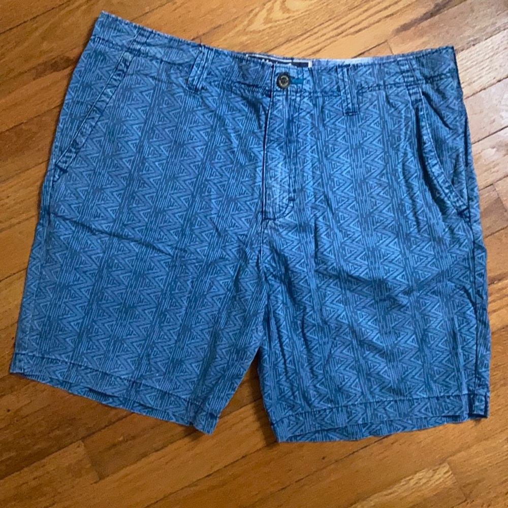 MODERN AMUSEMENT shorts